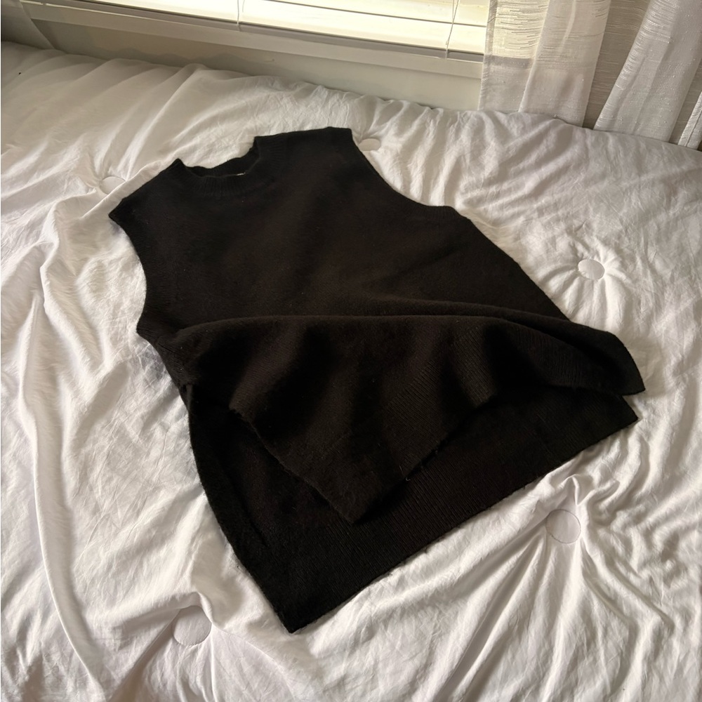 H&M Black Sleeveless High Crewneck Sweater XS Minimalist Knit Top - Slit Side